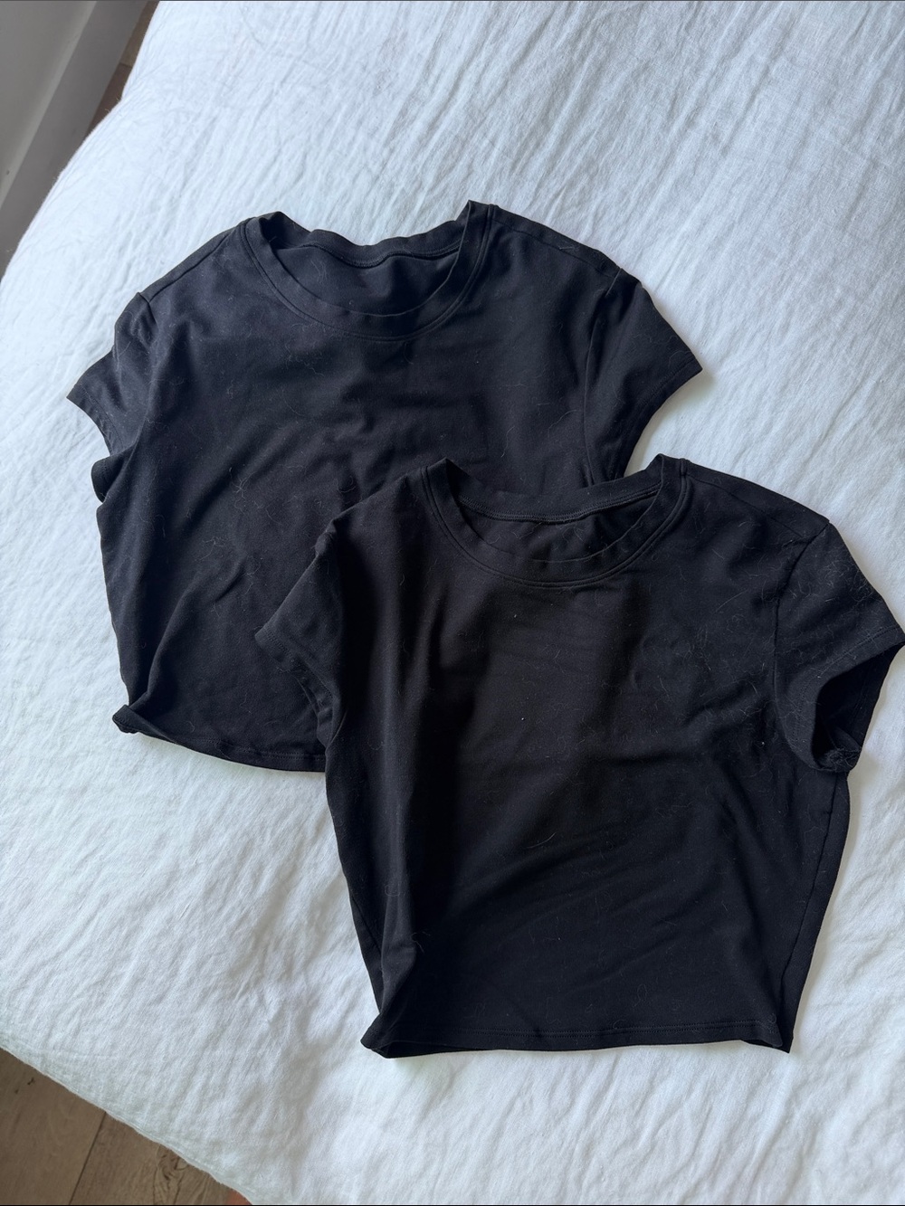 ALO Yoga Black Women's Crop Tee Pair - Short Sleeve Crew